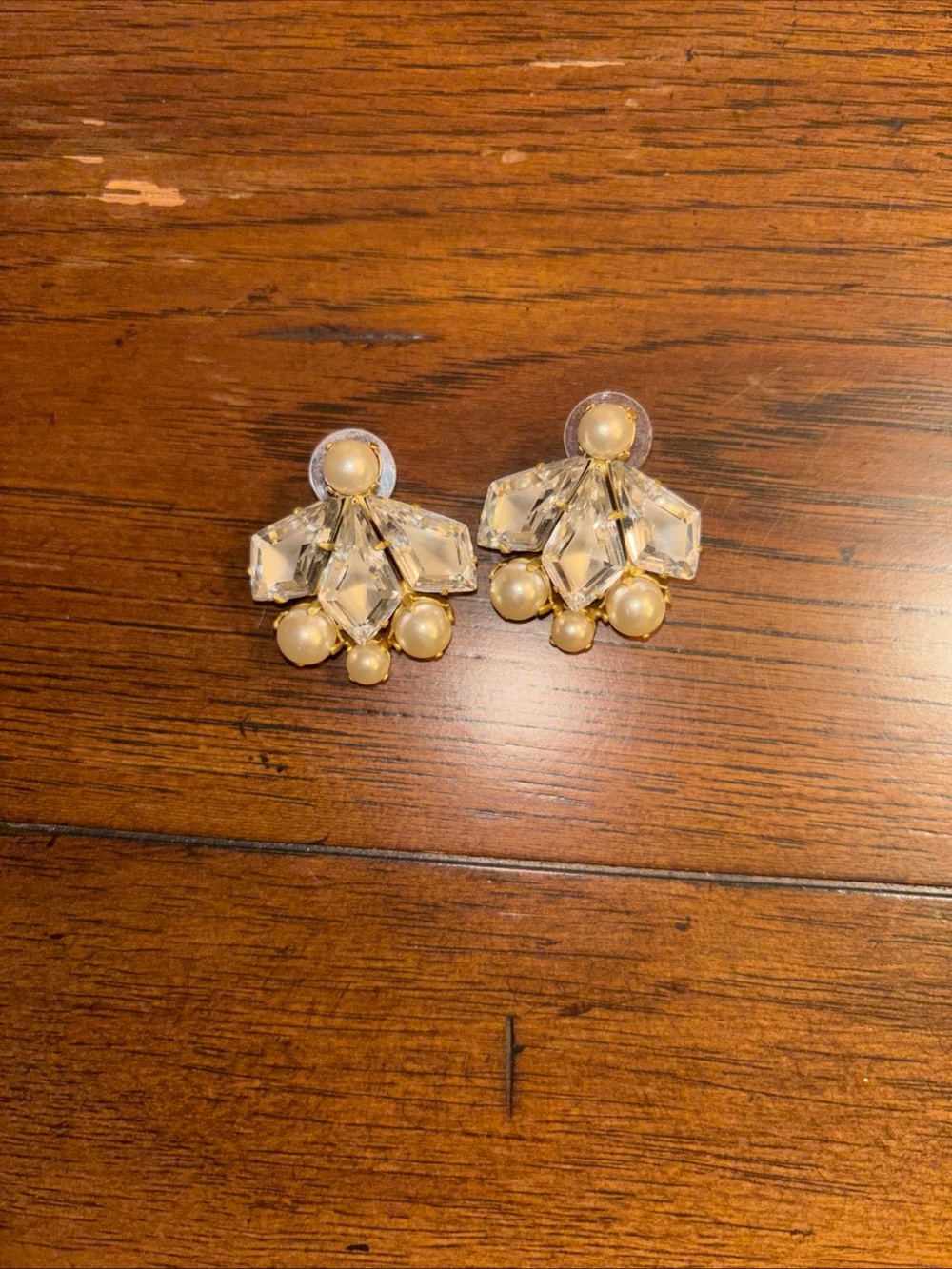 Pearl and Crystal Cluster Pierced Earrings in White